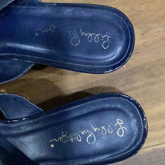 Preowned Lilly Pulitzer Wedge Sandals Dark Blue Size 7.5 (Item#S041) - Picture 2 of 9